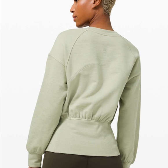 Lululemon “Hugged-Waist” Pullover Sweatshirt. New without tags. - Picture 2 of 7